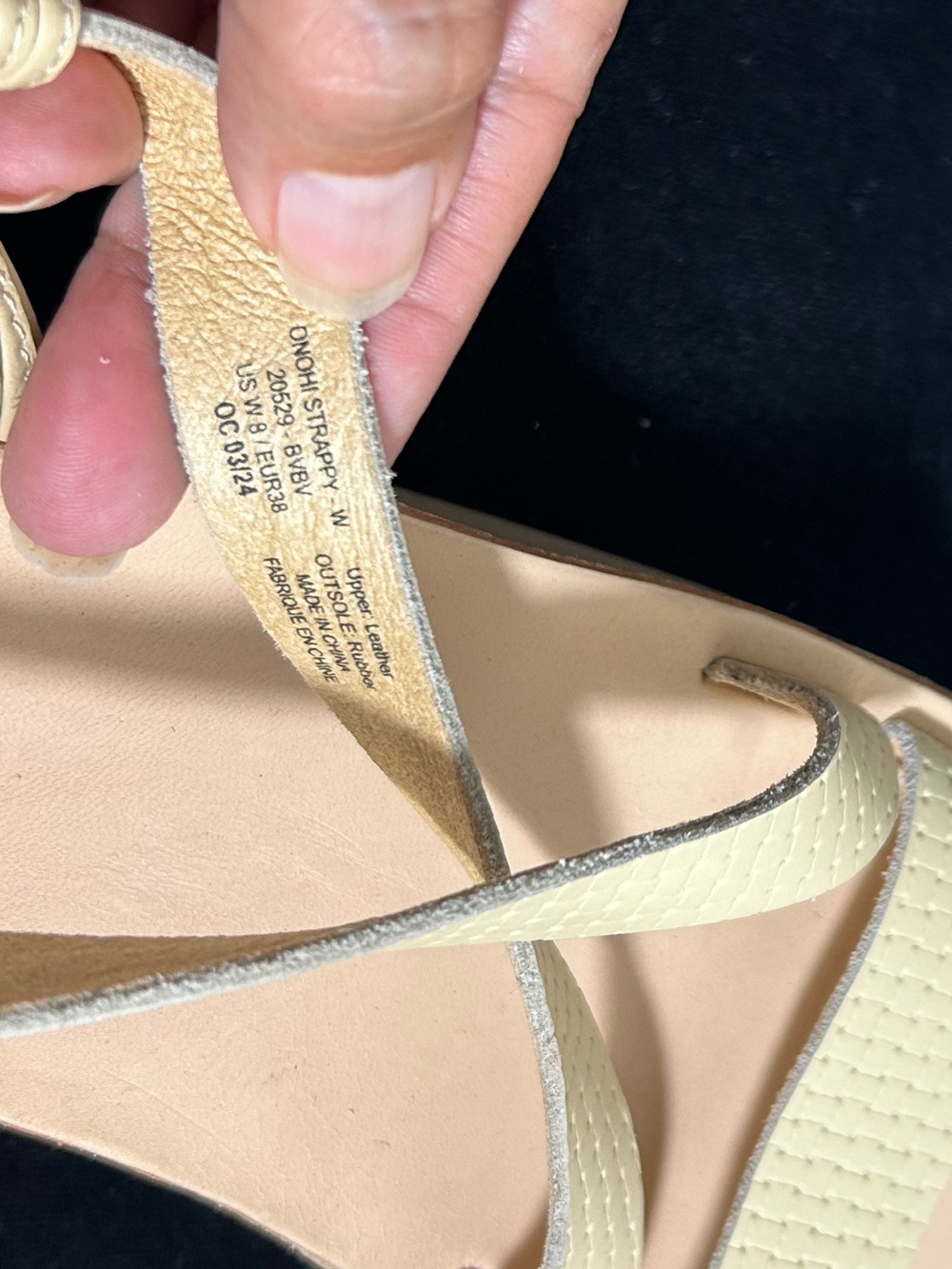 Olukai Comfort Cross-Strap Sandals in Light Yellow Sz 8 - Picture 9 of 10
